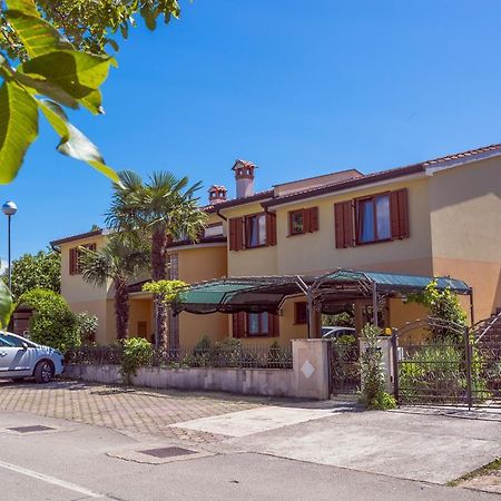 Apartments Masek Porec Bagian luar foto