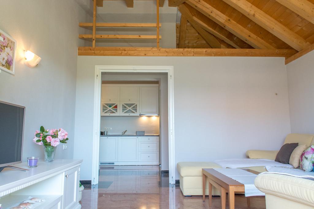Apartments Masek Porec Bagian luar foto