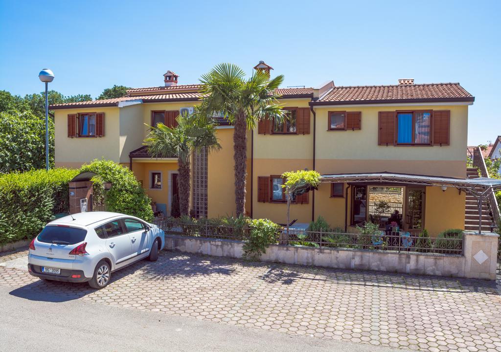 Apartments Masek Porec Bagian luar foto