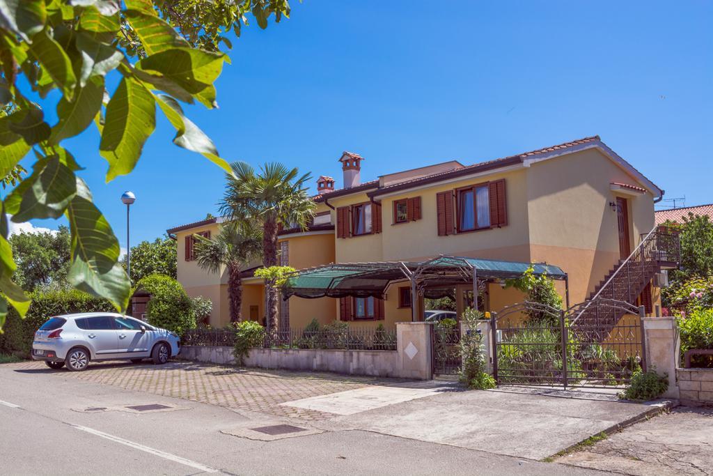 Apartments Masek Porec Bagian luar foto